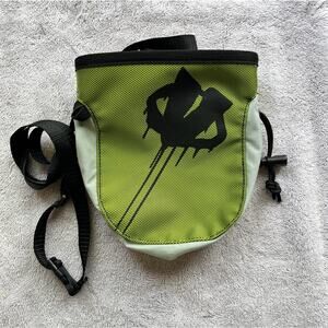 Climbing Chalkbag EVOLV Sports Roundtangular Lime Nylon 7"x6" Waist Belt NWT